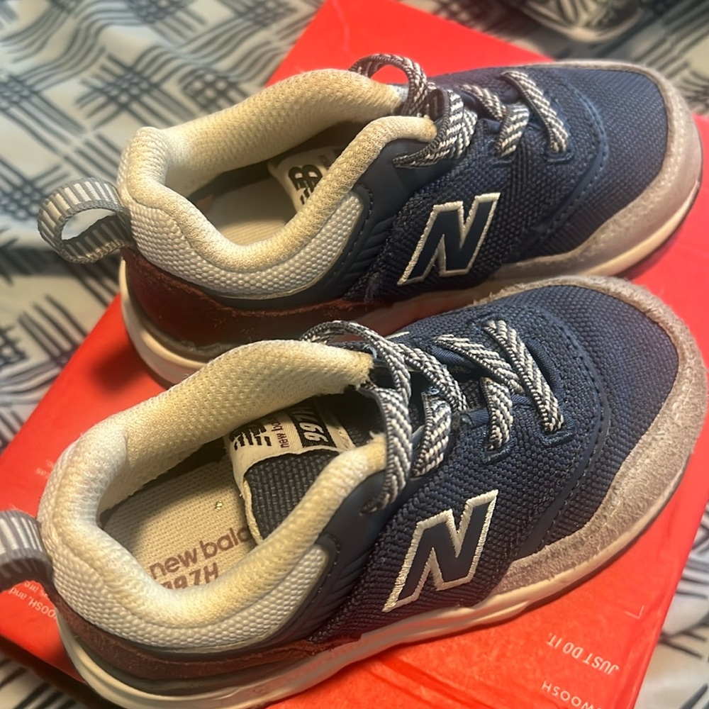 Toddler new balance sneakers